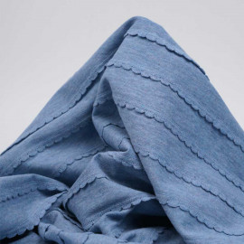 Tissu jersey bleu allure chiné à motif tissés lignes festonnées | Pretty Mercerie | mercerie en ligne