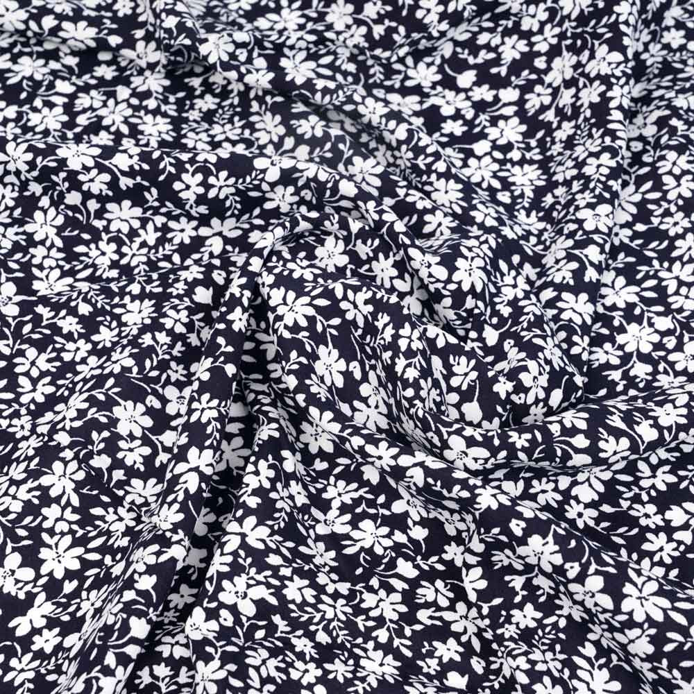Tissu viscose bleu nuit à motif jardin printanier blanc cassé | pretty mercerie | mercerie en ligne