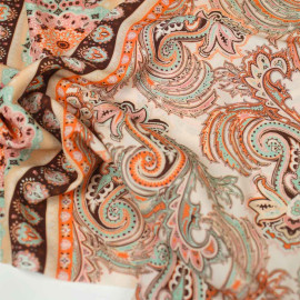 Tissu viscose Marion ivoire à motif cachemire pastel et bandes multicolore